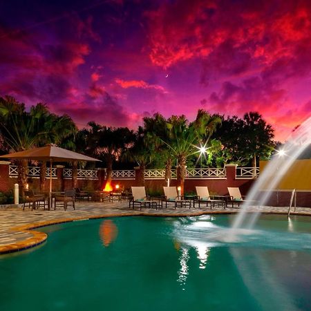 Courtyard By Marriott Deland Historic Downtown Hotel Exterior foto