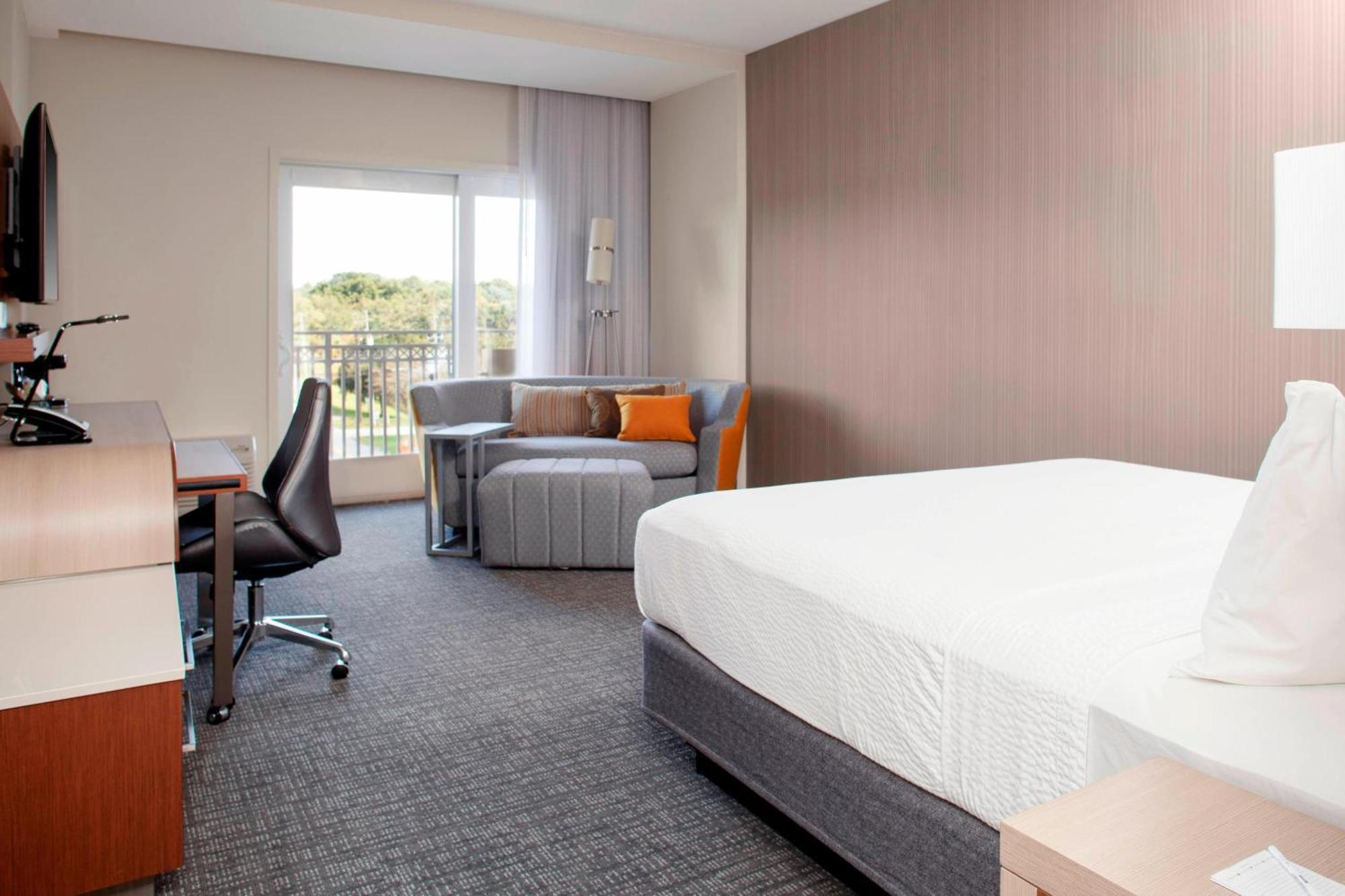 Courtyard By Marriott Deland Historic Downtown Hotel Exterior foto