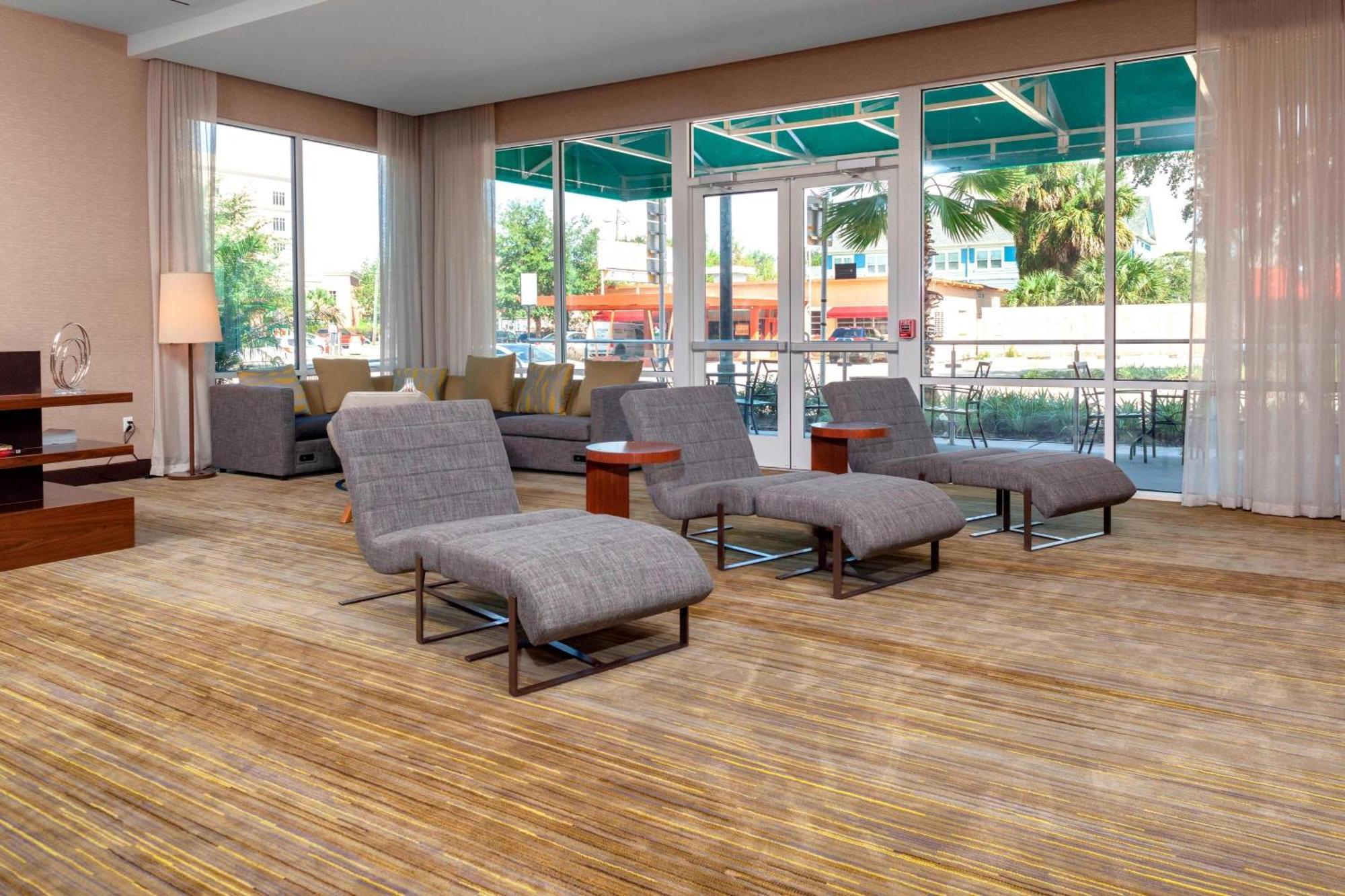 Courtyard By Marriott Deland Historic Downtown Hotel Exterior foto