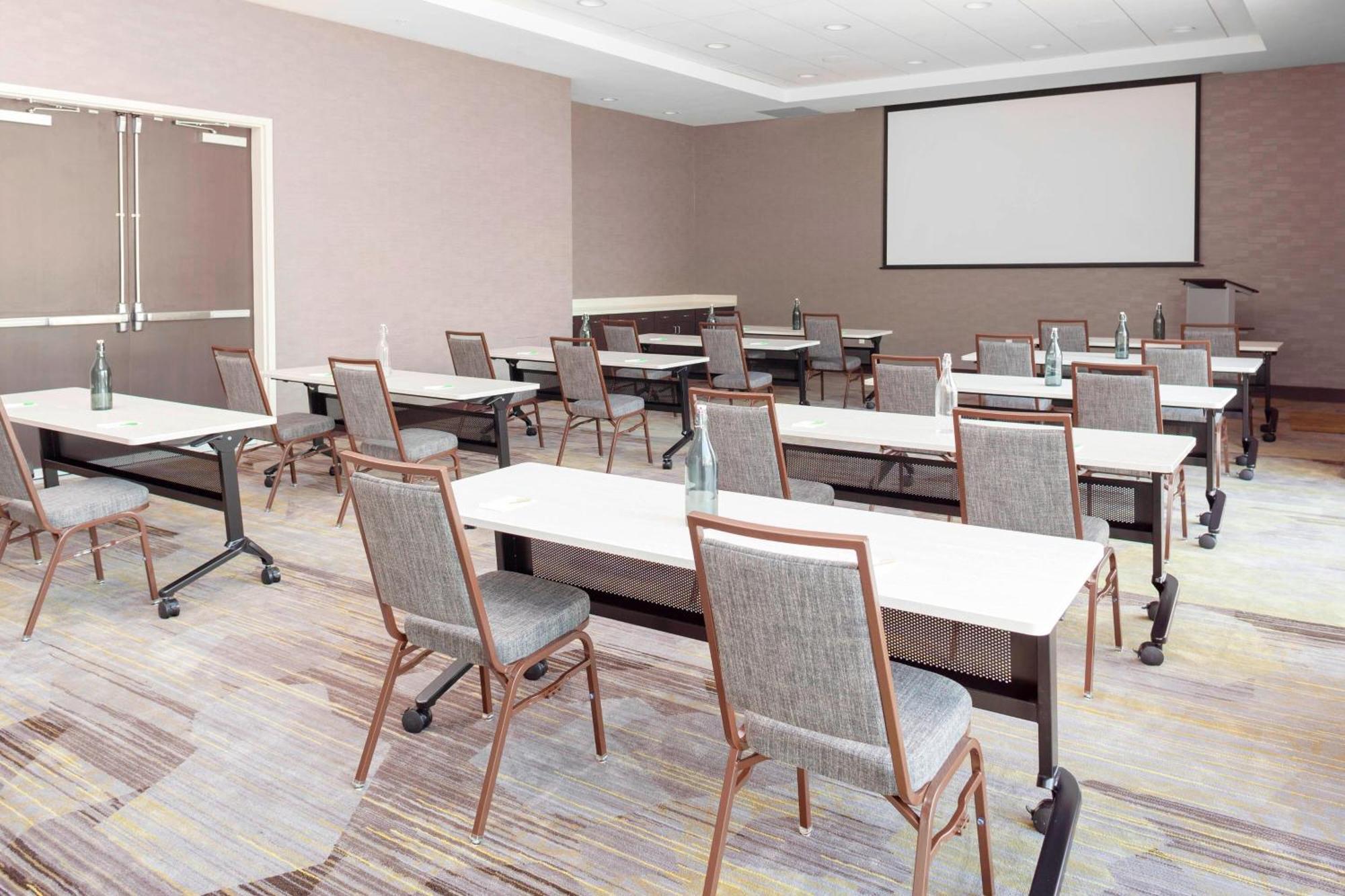 Courtyard By Marriott Deland Historic Downtown Hotel Exterior foto
